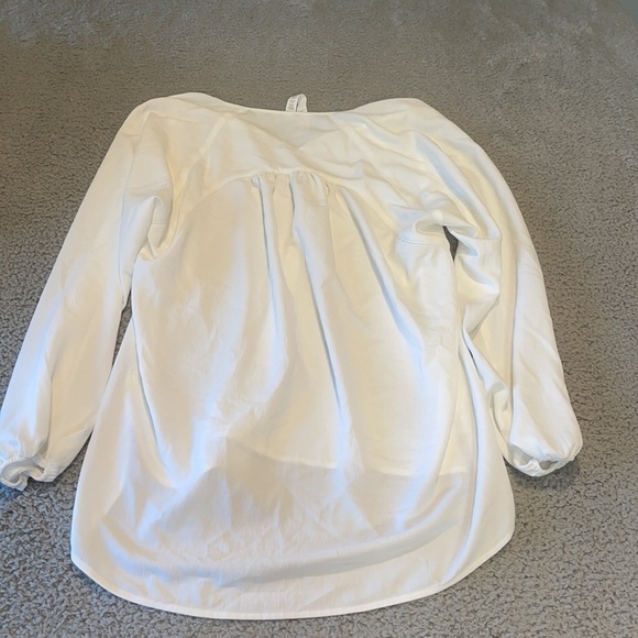 Lululemon Back in Action V-Neck Long-Sleeve Color White Shirt Size 8 - Picture 6 of 7